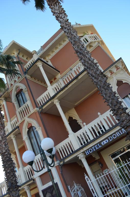 Hotel Doria キアーヴァリ エクステリア 写真